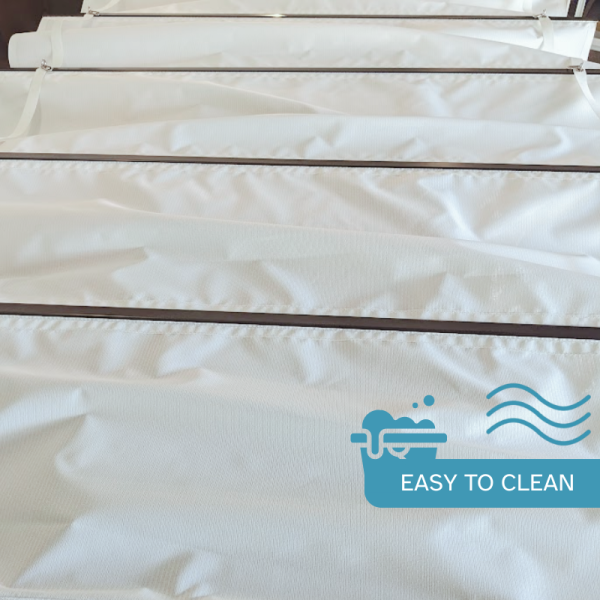RetractaShade - Easy to clean - White